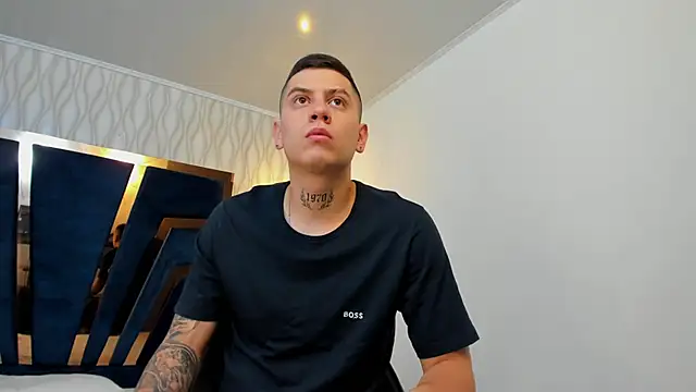 Yeiko Romero  online show from 03-02-25, 01:49