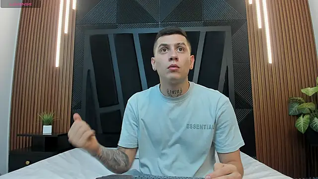 Yeiko Romero  online show from 03-04-25, 05:24