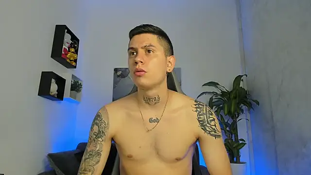 Yeiko Romero  online show from 09-10-25, 05:13