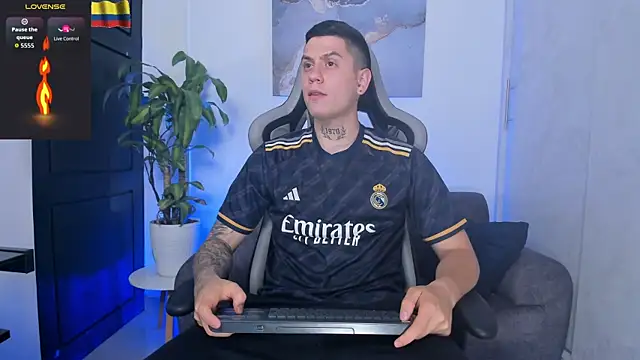 Yeiko Romero  online show from 11-04-25, 05:45