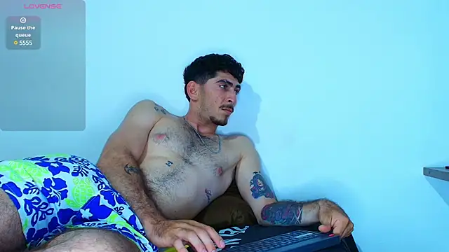 Snapshot of Thomass00 chatting on 12-21-24, 03:36 Thomass00 online show from 12-21-24, 03:36