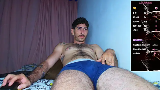 Snapshot of Thomass00 chatting on 09-12-25, 02:44 Thomass00 online show from 09-12-25, 02:44