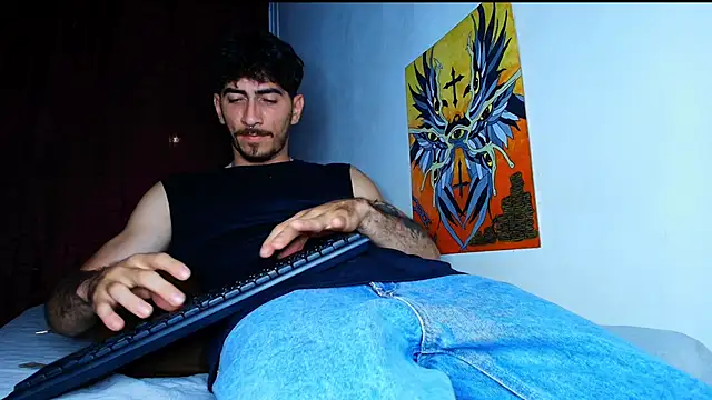 Snapshot of Thomass00 chatting on 11-08-25, 11:47 Thomass00 online show from 11-08-25, 11:47