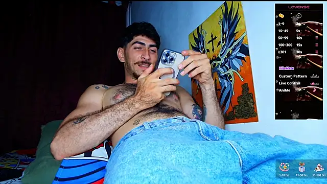 Snapshot of Thomass00 chatting on 11-18-25, 12:16 Thomass00 online show from 11-18-25, 12:16