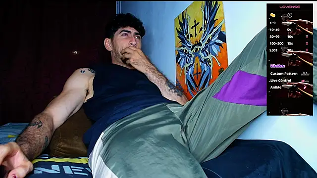 Snapshot of Thomass00 chatting on 11-26-25, 11:17 Thomass00 online show from 11-26-25, 11:17