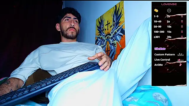 Snapshot of Thomass00 chatting on 01-08-26, 02:36 Thomass00 online show from 01-08-26, 02:36