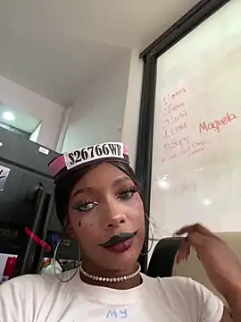 TIFFANYYSTAR online show from 10-17-25, 04:31