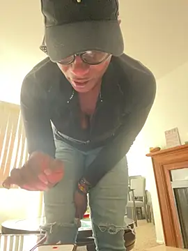 wynterheat online show from 12-15-24, 08:04