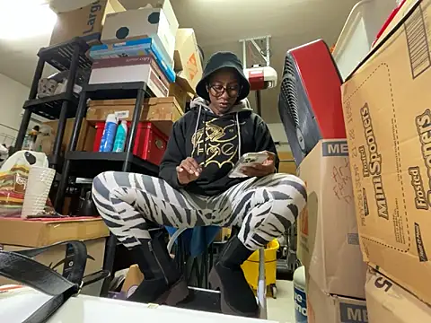 wynterheat online show from 10-30-25, 04:58