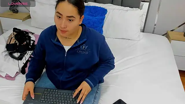Ayla martinez online show from 02-05-25, 01:58