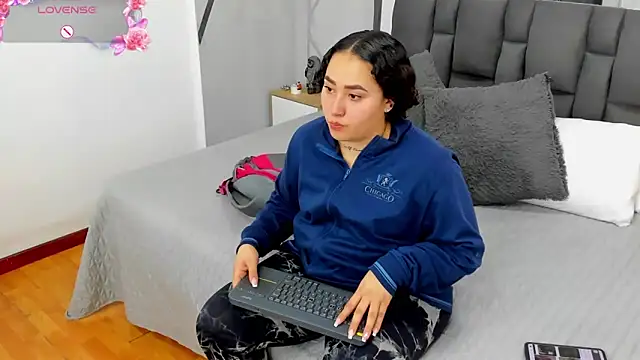 Ayla martinez online show from 03-05-25, 01:52