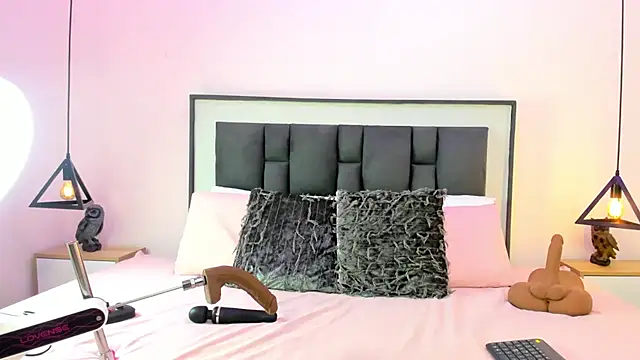 Ayla martinez online show from 10-25-25, 01:57