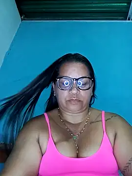 Snapshot of Sikiu_40 chatting on 04-15-26, 02:29 Sikiu 40 online show from 04-15-26, 02:29