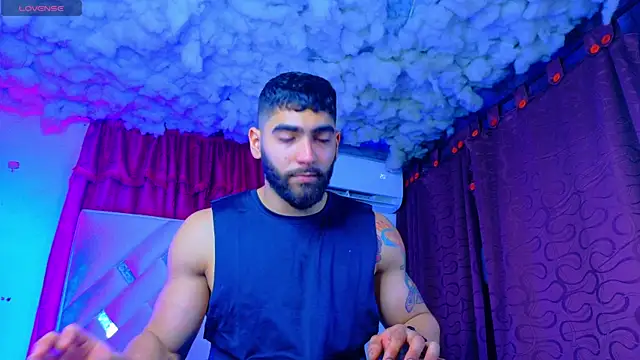 Rich boy01 online show from 05-19-26, 01:33