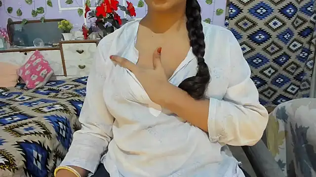 Snapshot of aarjulove chatting on 07-19-26, 12:42 aarjulove online show from 07-19-26, 12:42