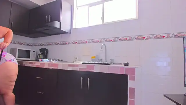 Snapshot of Emma-evans chatting on 03-09-26, 07:07 Emma-evans online show from 03-09-26, 07:07