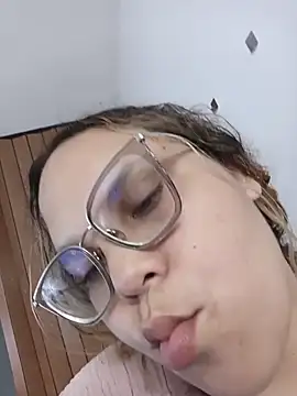 Snapshot of Emma-evans chatting on 03-10-26, 07:52 Emma-evans online show from 03-10-26, 07:52