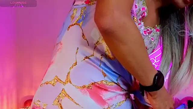  scarletmoore online show from 10-04-25, 10:57