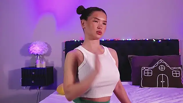 Denise Garciia online show from 02-25-26, 01:21