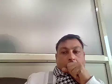 Snapshot of karan_rockstar chatting on 12-12-24, 10:34 karan rockstar online show from 12-12-24, 10:34