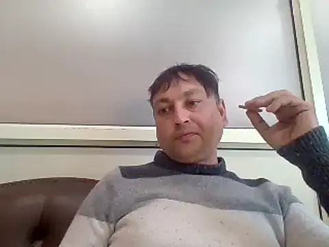 Snapshot of karan_rockstar chatting on 01-23-25, 06:39 karan rockstar online show from 01-23-25, 06:39