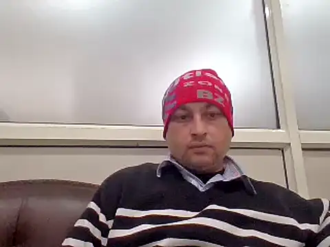 Snapshot of karan_rockstar chatting on 01-25-25, 02:03 karan rockstar online show from 01-25-25, 02:03