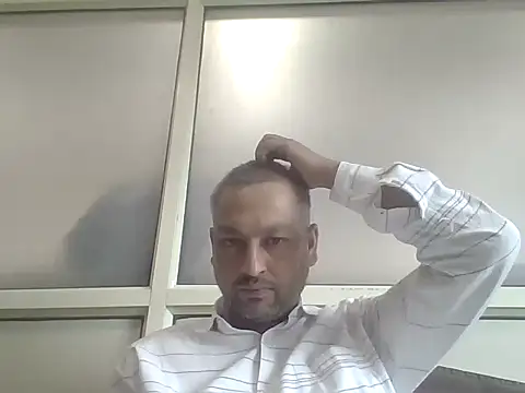 Snapshot of karan_rockstar chatting on 09-25-25, 10:19 karan rockstar online show from 09-25-25, 10:19