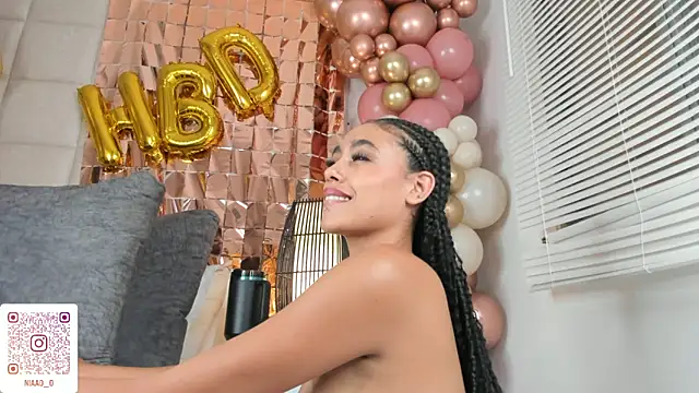 Snapshot of Nia_Bunny chatting on 02-10-25, 07:38 Nia Bunny online show from 02-10-25, 07:38