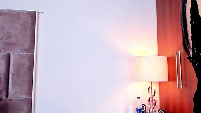 Nia Bunny online show from 05-02-26, 02:00