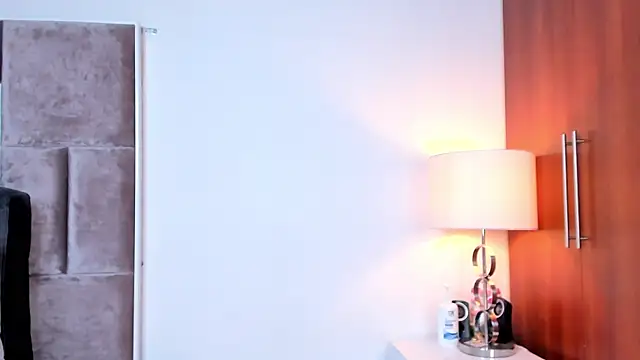 Nia Bunny online show from 05-04-26, 01:07