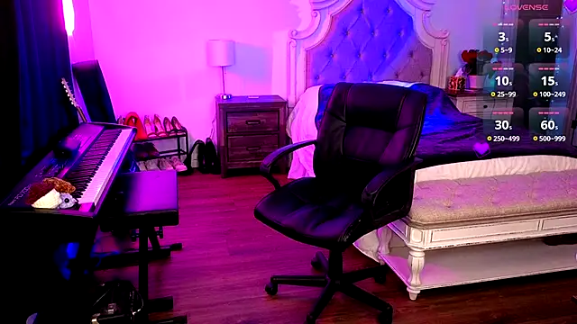 Snapshot of JasmineWinters chatting on 05-23-26, 01:11 JasmineWinters online show from 05-23-26, 01:11