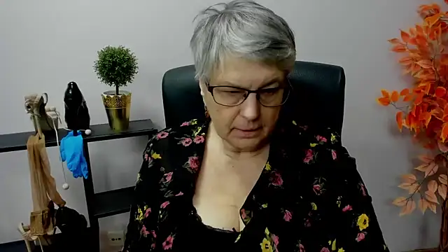 IrisDream online show from 01-14-25, 01:49