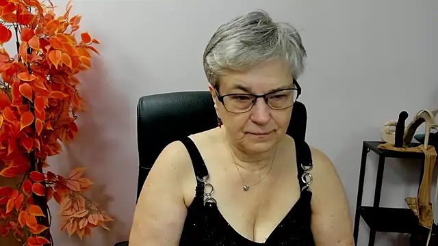 IrisDream online show from 10-16-25, 06:14