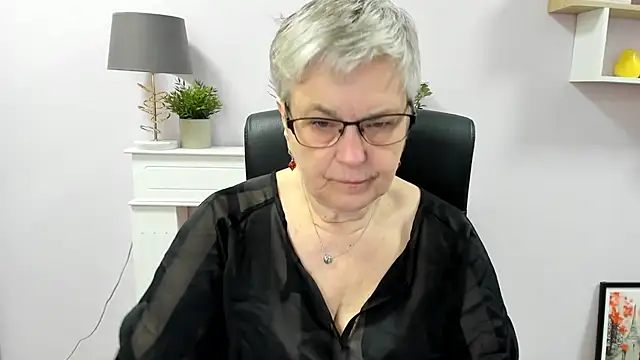 IrisDream online show from 05-13-26, 06:11
