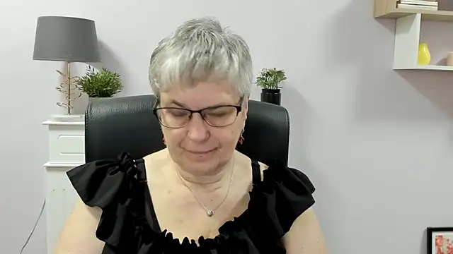 IrisDream online show from 05-18-26, 06:08
