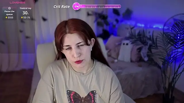 Snapshot of FoxyRayy chatting on 10-21-25, 01:23 FoxyRayy online show from 10-21-25, 01:23