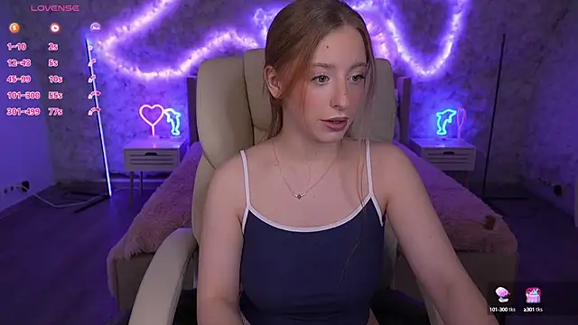 Snapshot of SilverrMoon chatting on 02-28-25, 07:46 SilverrMoon online show from 02-28-25, 07:46