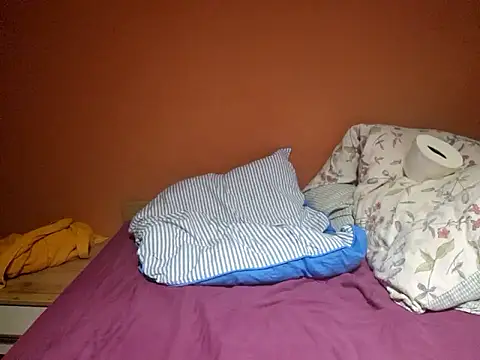 Josephine LIVE online show from 10-19-25, 07:25