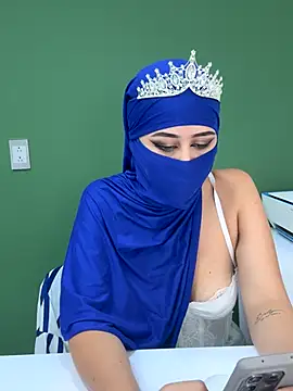 Snapshot of iiris_ chatting on 10-15-25, 02:06 iiris online show from 10-15-25, 02:06