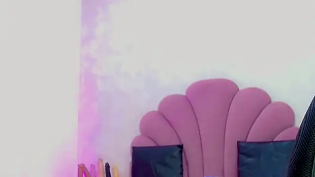 Snapshot of briana_sex32 chatting on 03-25-26, 03:34 briana sex32 online show from 03-25-26, 03:34