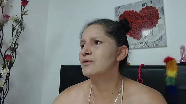 Snapshot of Angelinna_Milf chatting on 01-23-25, 02:33 Angelinna Milf online show from 01-23-25, 02:33