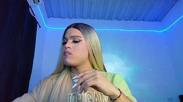 AllisonsweetZ online show from 11-12-25, 08:19