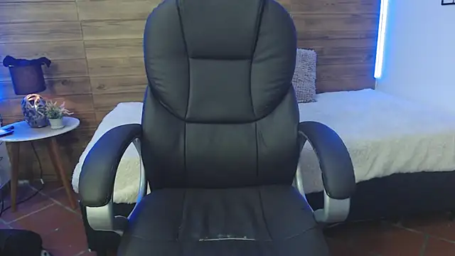 jhoellx online show from 12-28-24, 03:37