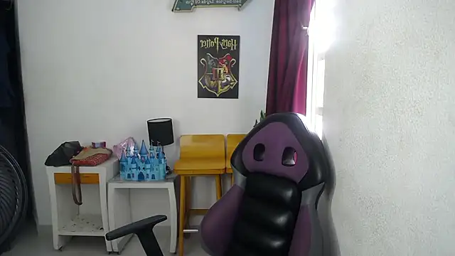 Snapshot of diabla_sexyboobs chatting on 09-16-25, 08:10 diabla sexyboobs online show from 09-16-25, 08:10