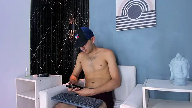 Liam crox online show from 12-30-24, 10:34