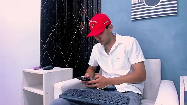 Liam crox online show from 01-20-25, 05:37