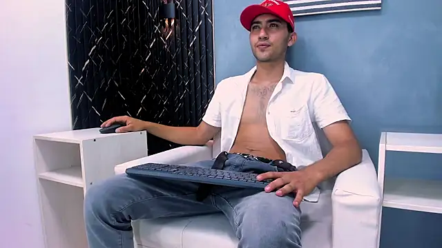 Liam crox online show from 01-21-25, 12:04