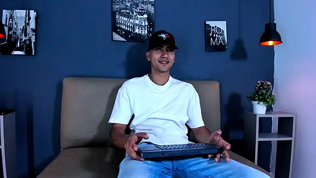 Liam crox online show from 01-22-25, 08:28