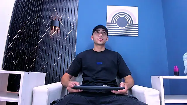 Liam crox online show from 01-29-25, 08:56