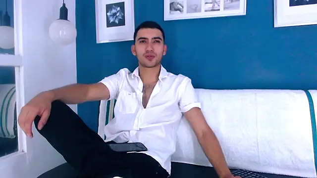 Liam crox online show from 01-31-25, 03:22